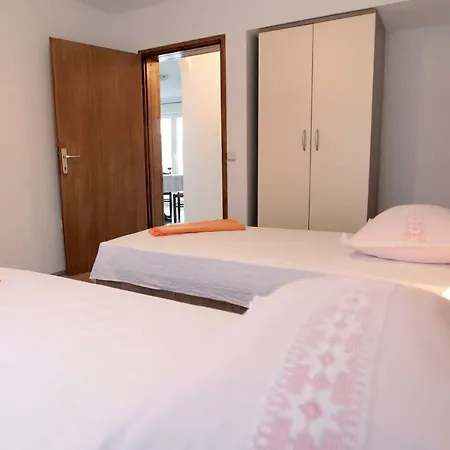 Maja - Sea View Apartman *
